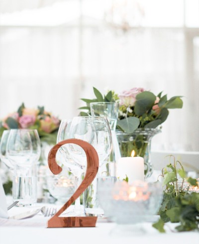 Números de mesa rígidos para bodas