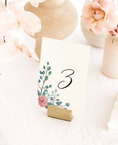 Camerieri per matrimoni di eucalipto e rose