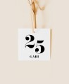 Etiqueta cuadrada para cumpleaños minimalista