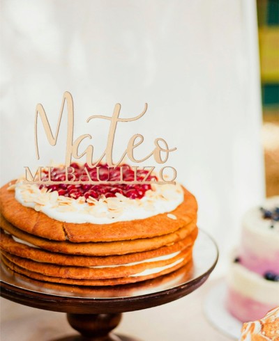 Overview custom cake topper with name