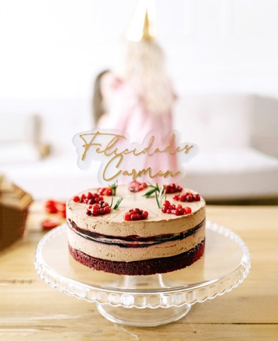 Zusammensetzung Tortenaufleger zum Geburtstag mit Kuchen