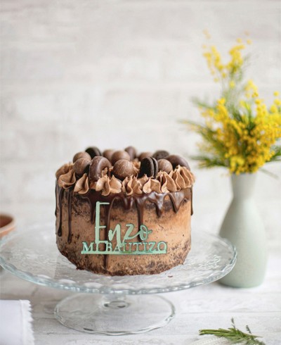 Overview custom cake topper with name