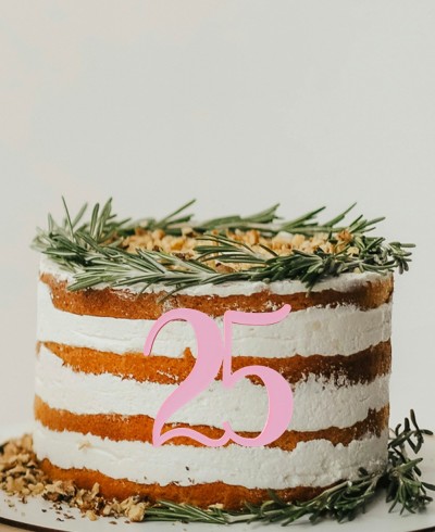 Vista general cake topper personalizado con años