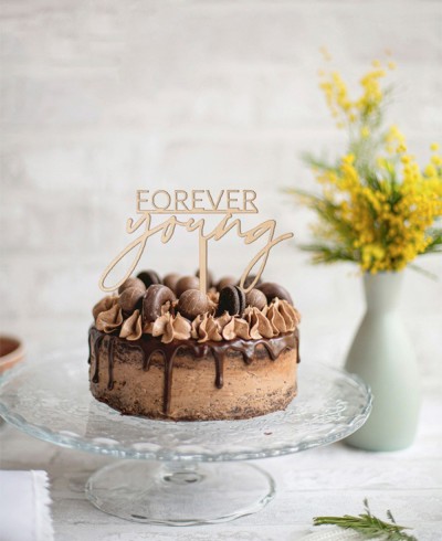 Vista general cake topper frase "Forever young"