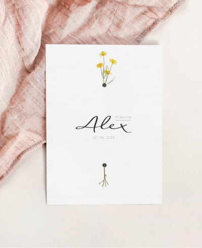 Invitación para bautizo con flor minimal