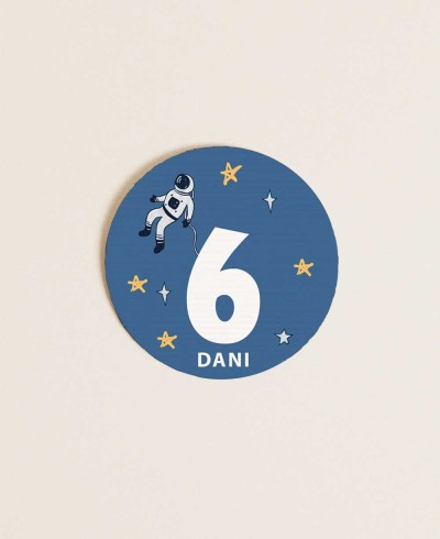 Autocollant rond pour l’espace d’anniversaire
