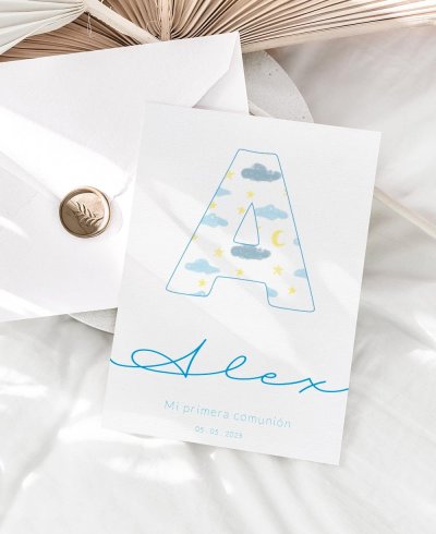 Invitación para comunión iniciales cielo