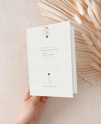 Elegante Kommunionerinnerungen mit Blumenfotos