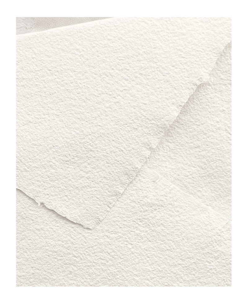 Enveloppes de mariage blanches faites à la main