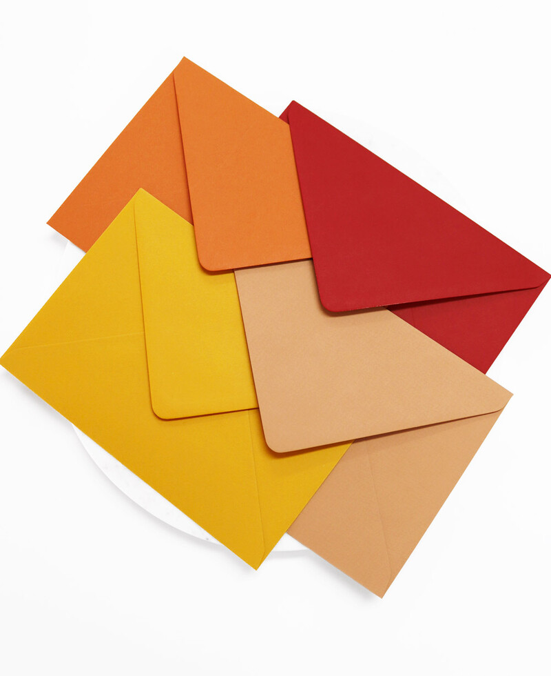 Sobres mostaza para invitaciones