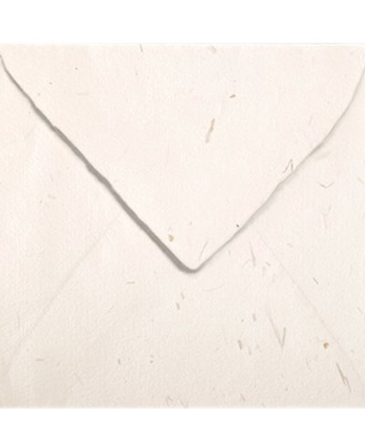 Enveloppe carrée faite à la main en copeaux de paille pour invitations | Marmarina