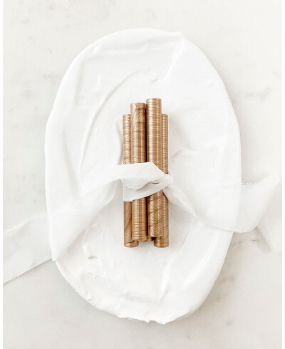 Copper-colored sealing bars