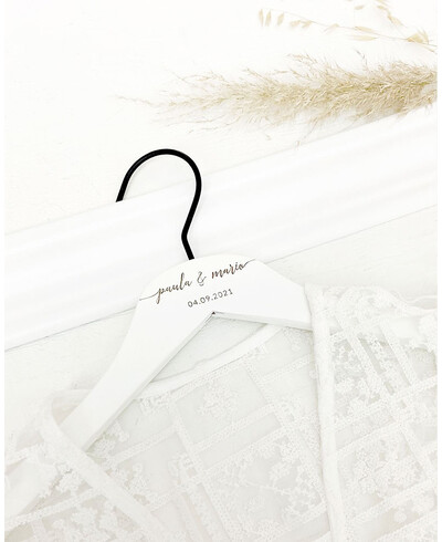 percha blanca nombres fecha bodas