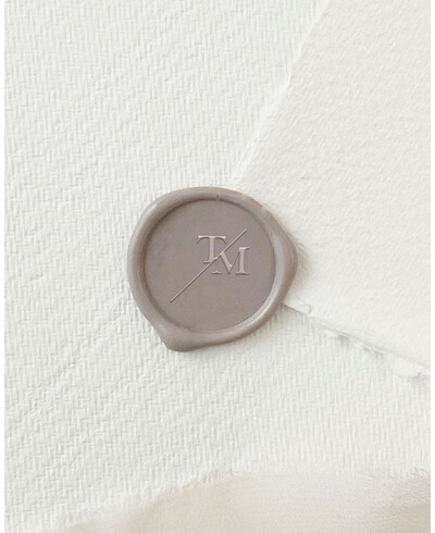 Simmetry sealing seal