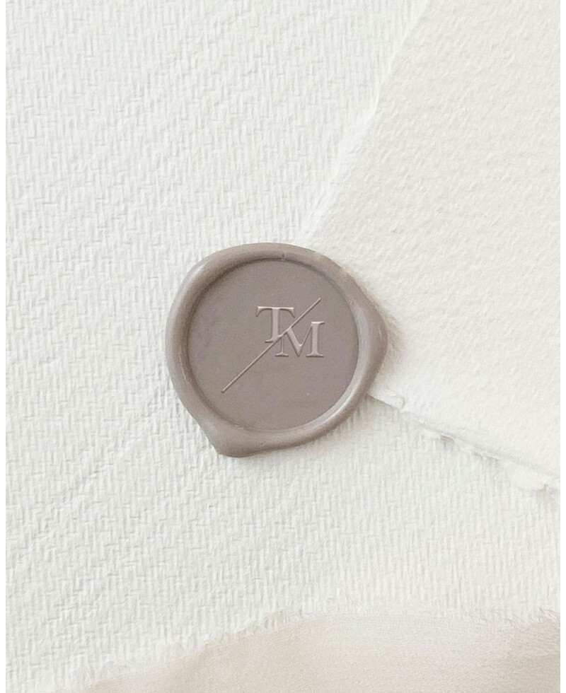 Simmetry sealing seal