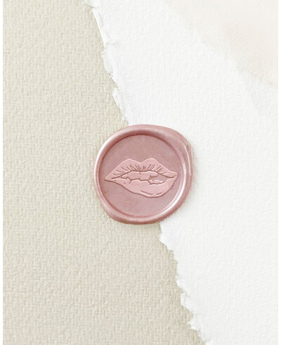 Dichtung der gebissenen Lippe