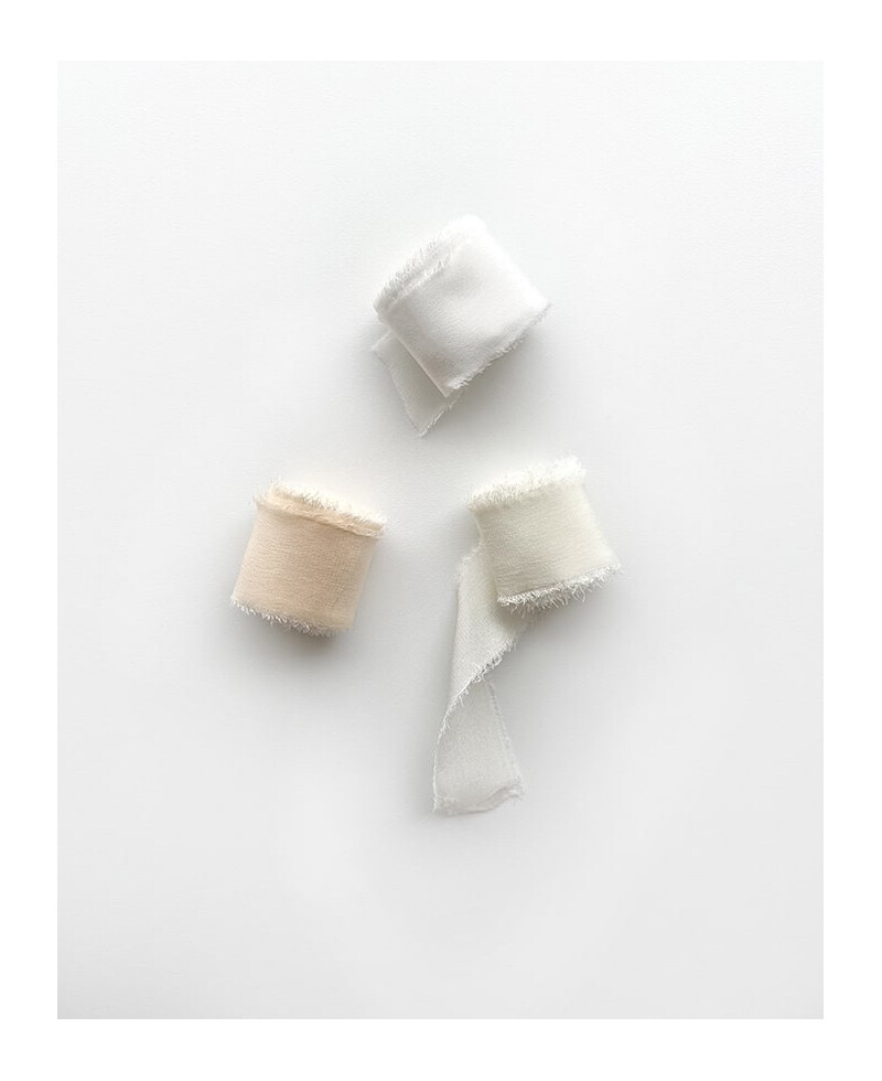 Cintas de seda gama de colores blancos