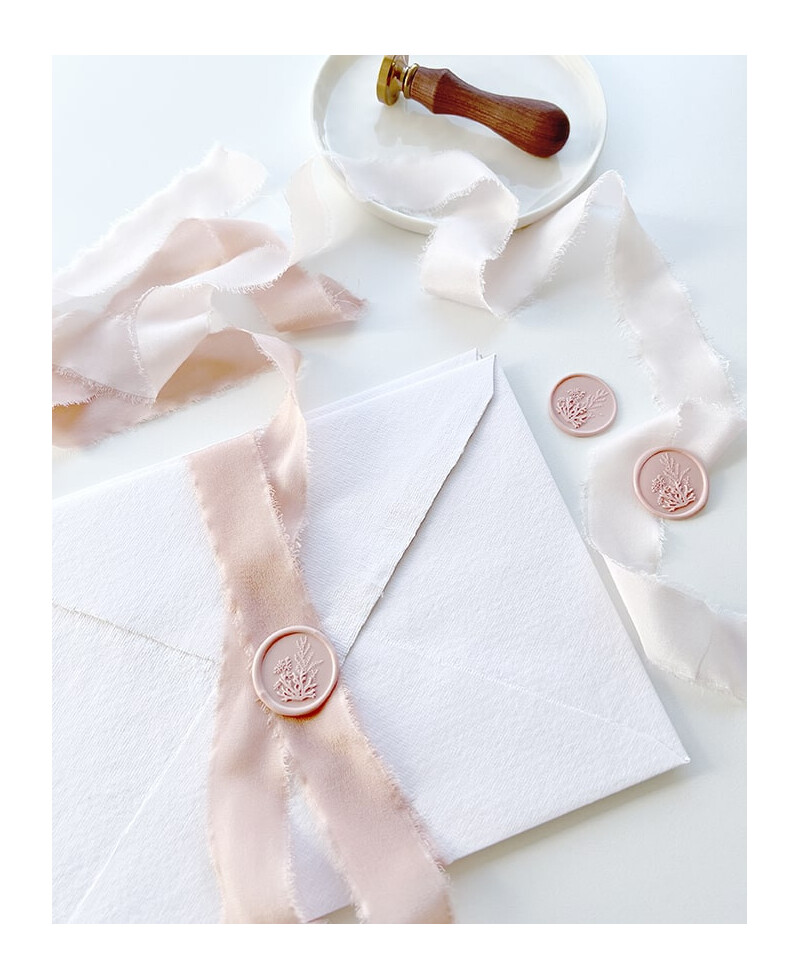 Cintas de seda rosa para invitaciones de boda