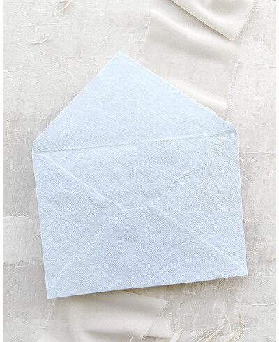 Esclusiva busta azzurra fatta a mano