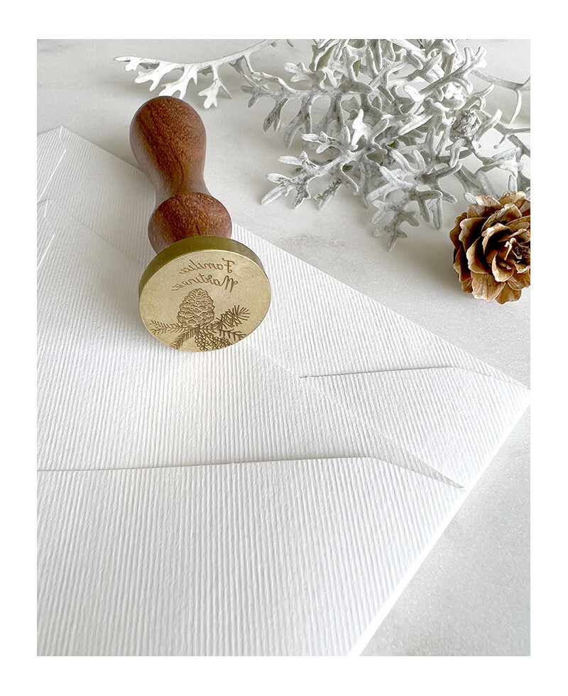 Personalisiertes Weihnachtssiegel aus Zirbenholz