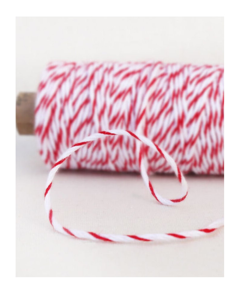 Fil rouge et blanc pour papeterie de mariage