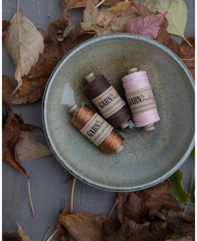 Cordeles marrones para invitaciones de boda