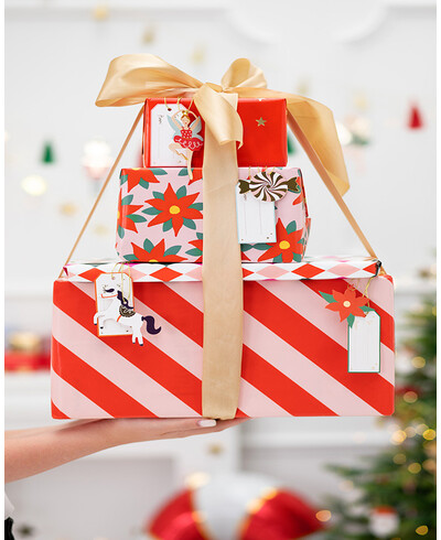 Papel de regalo rojo con estrellas