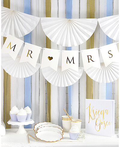 Einweg-Pappteller aus Gold