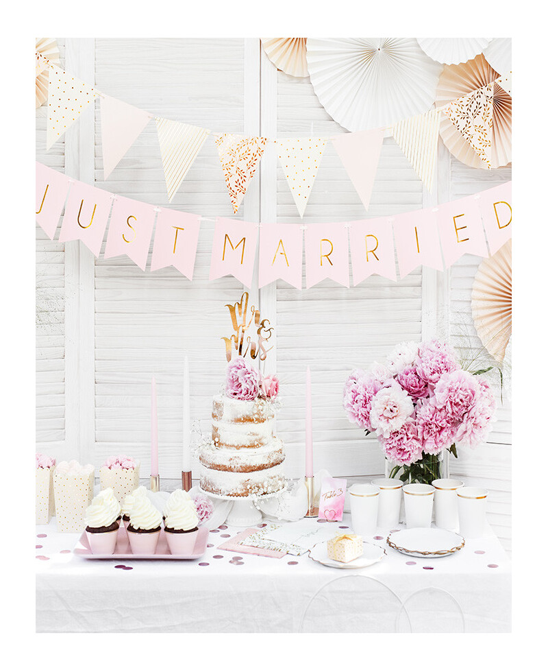 Copos de papel dourado e branco para festas