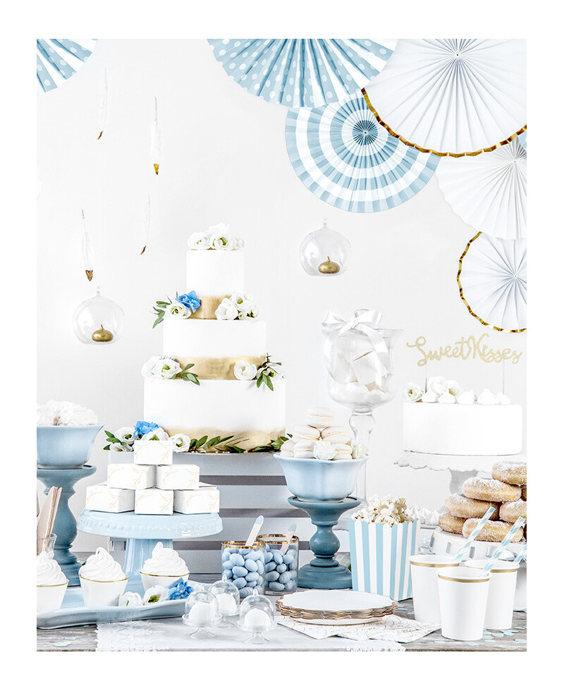 Copos de papel dourados fofos para festas