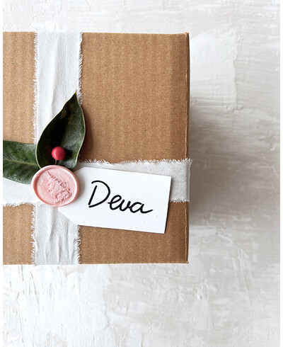 Weißer Geschenkanhänger mit Fase