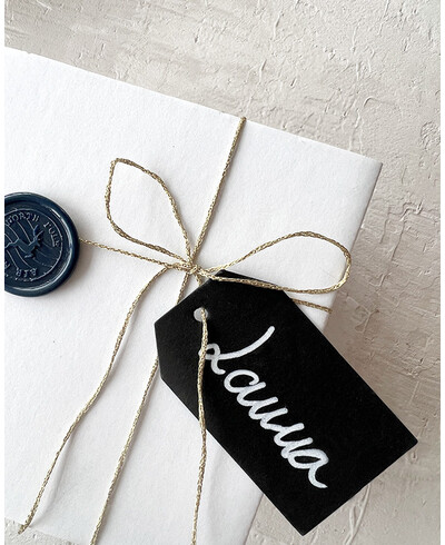 Etiqueta de papel preto