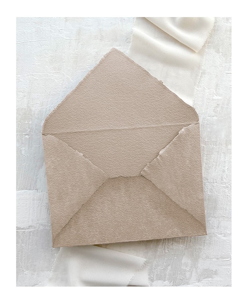 Sobre artesano gris topo