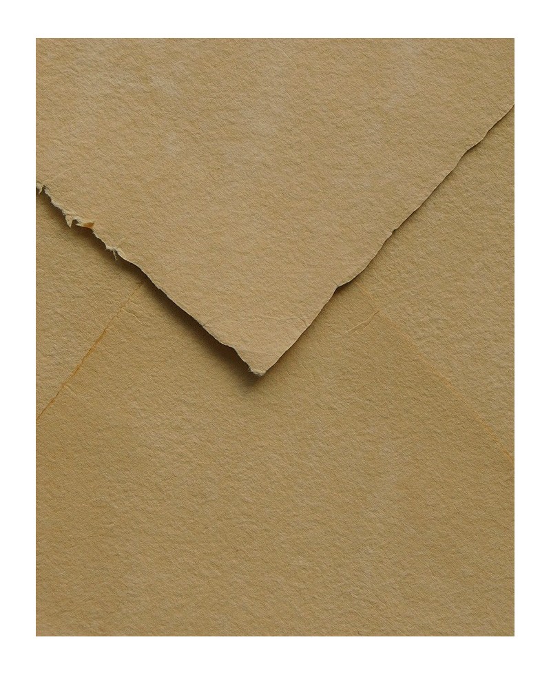 Zoom sur camel brun fait main